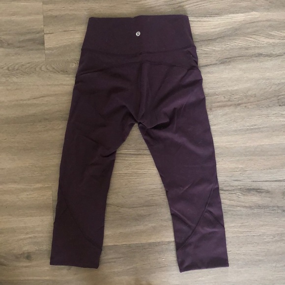 lululemon athletica Pants - Lululemon purple crop leggings